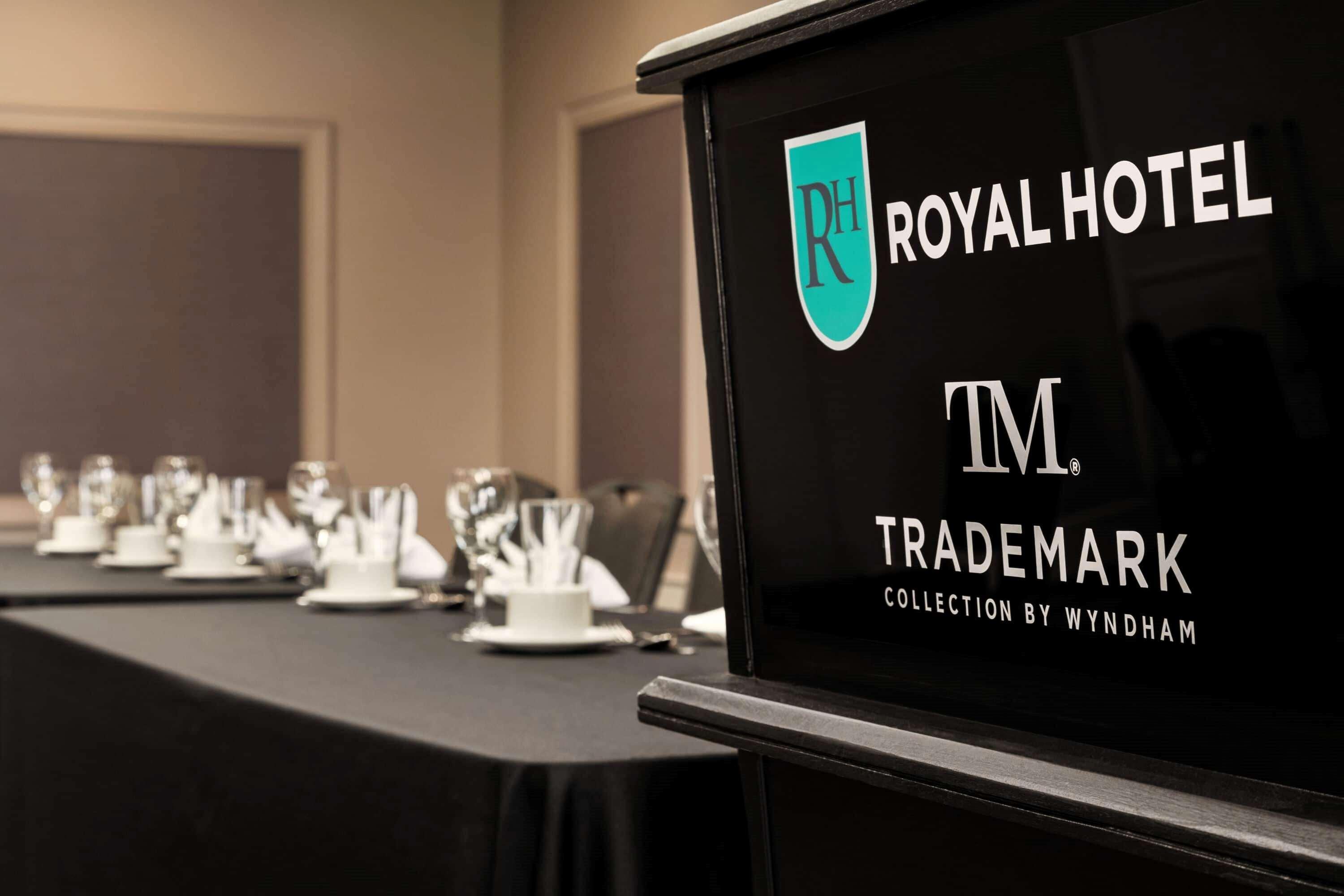 Royal Hotel Calgary, Trademark Collection By Wyndham Dış mekan fotoğraf