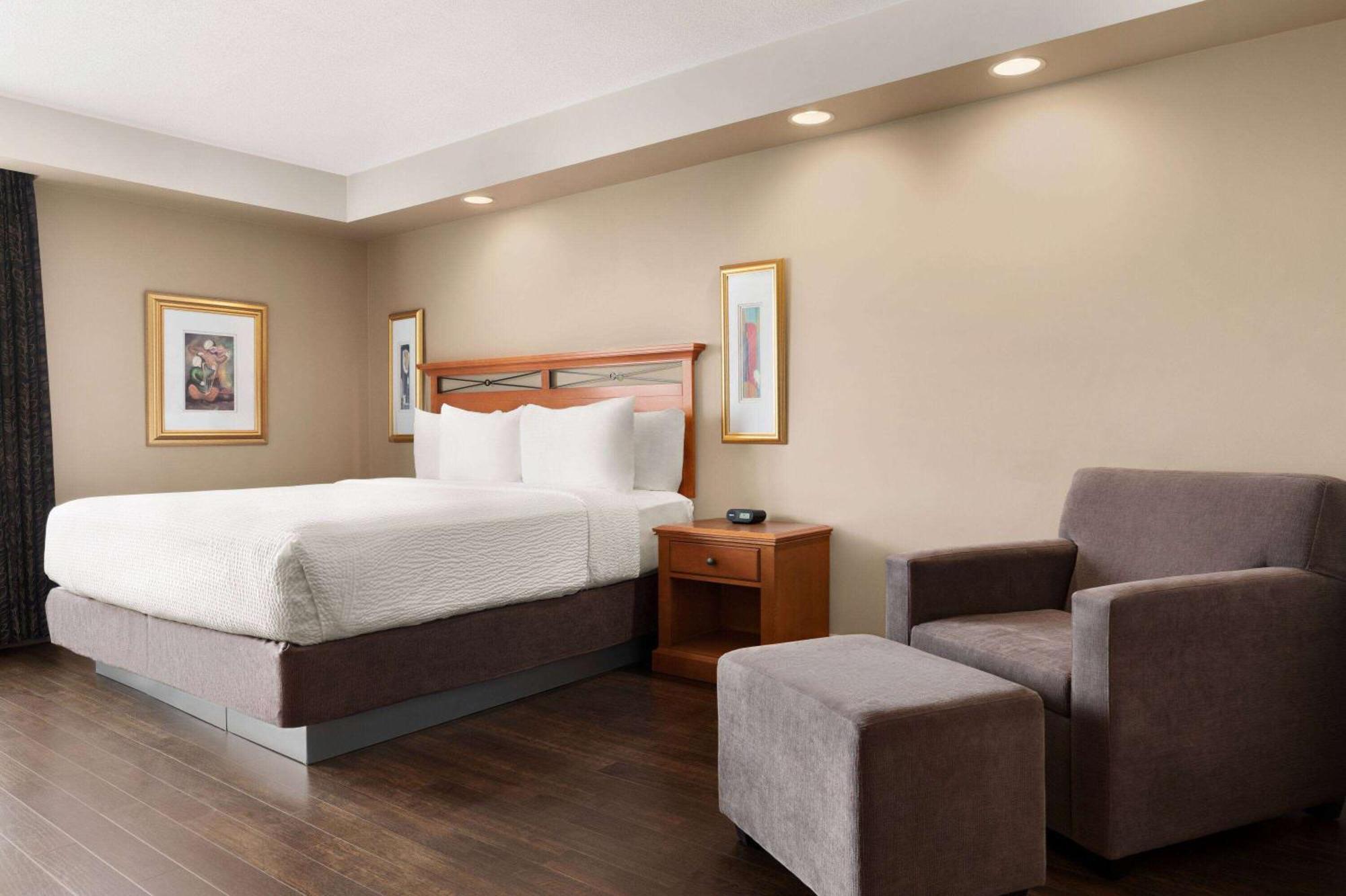 Royal Hotel Calgary, Trademark Collection By Wyndham Dış mekan fotoğraf