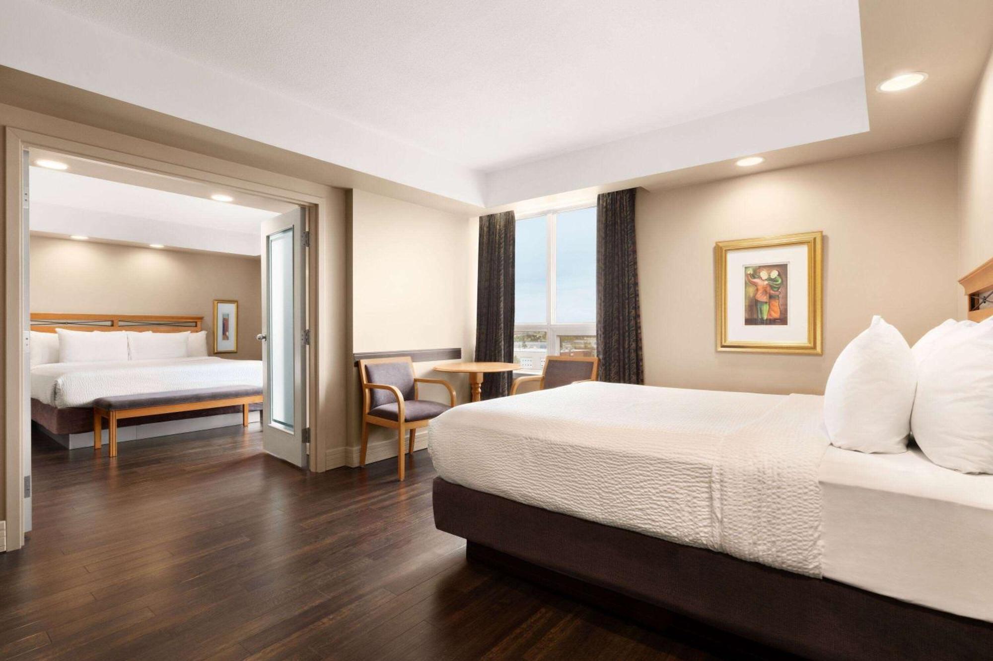 Royal Hotel Calgary, Trademark Collection By Wyndham Dış mekan fotoğraf