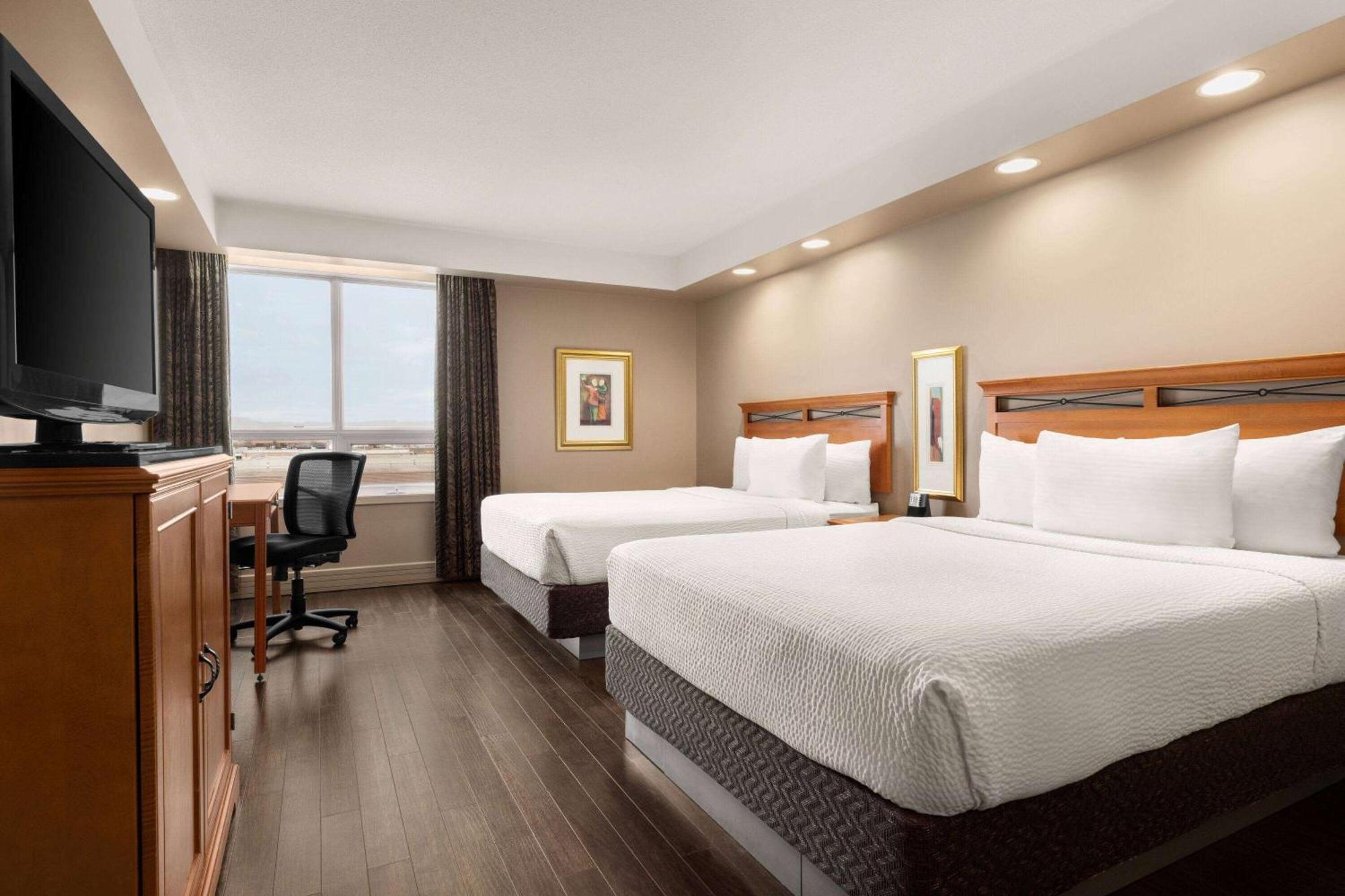 Royal Hotel Calgary, Trademark Collection By Wyndham Dış mekan fotoğraf