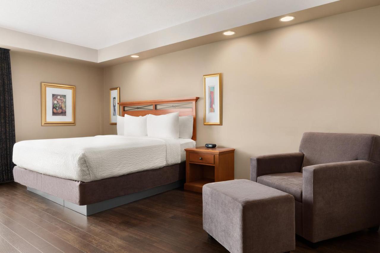 Royal Hotel Calgary, Trademark Collection By Wyndham Dış mekan fotoğraf